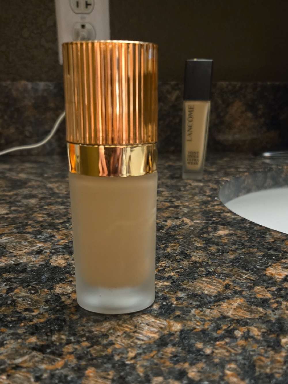 Charlotte Tilbury Airbrush Flawless Foundation 5 Cool - Picture 3 of 4
